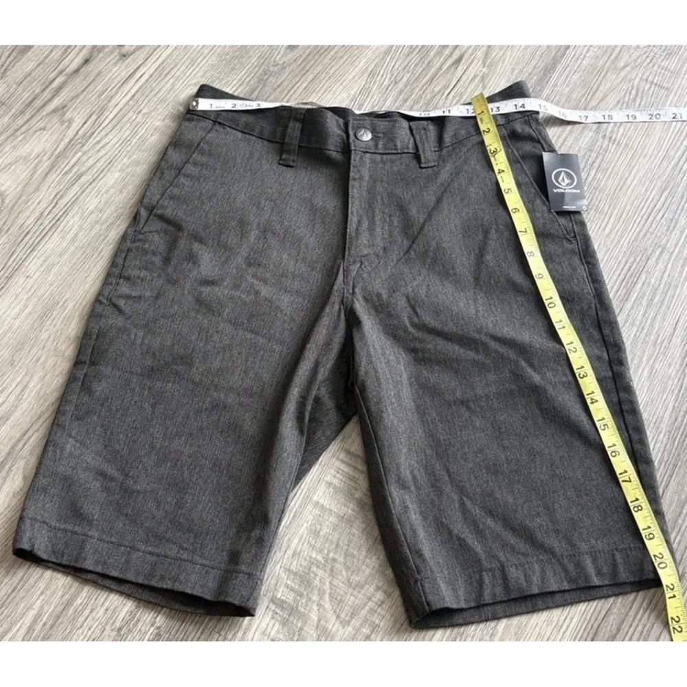 Volcom VMONTY Shorts Size 29 NWT